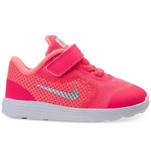 Nike Shoes - Brand new nike in box! Nike Shoes - Brand new nike in box!